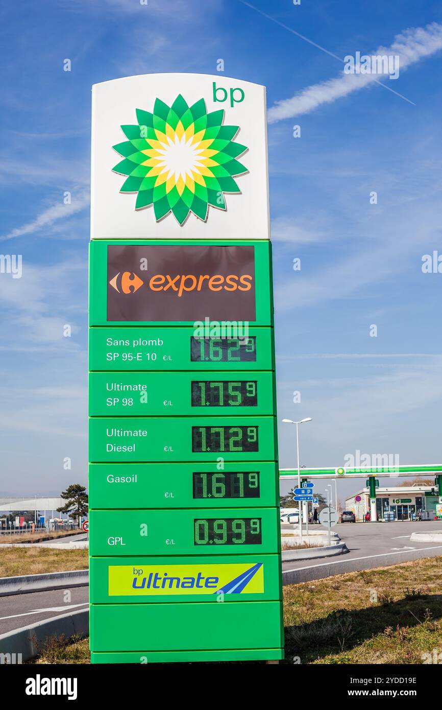 Logo BP sur sa station-service Banque D'Images