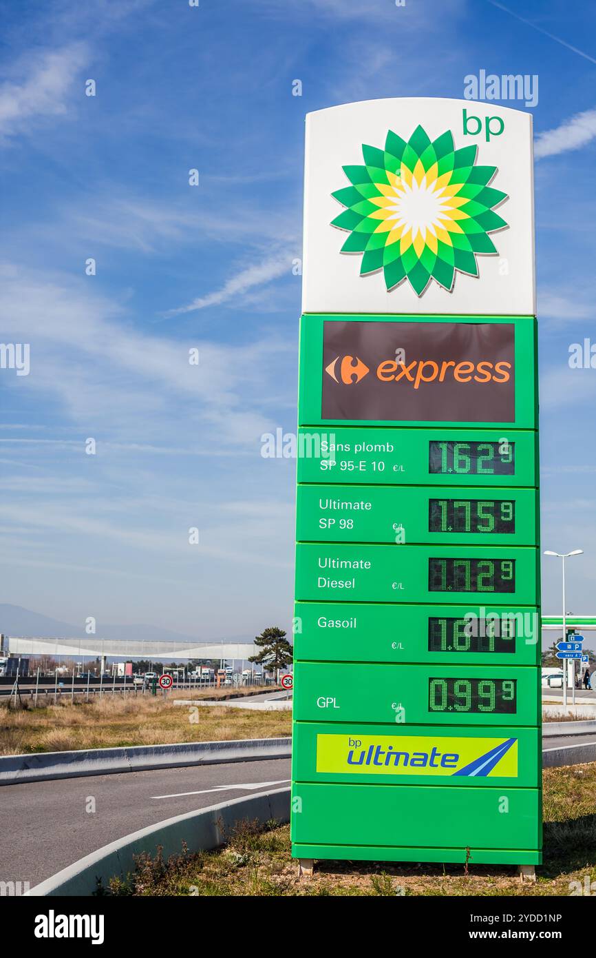 Logo BP sur sa station-service Banque D'Images