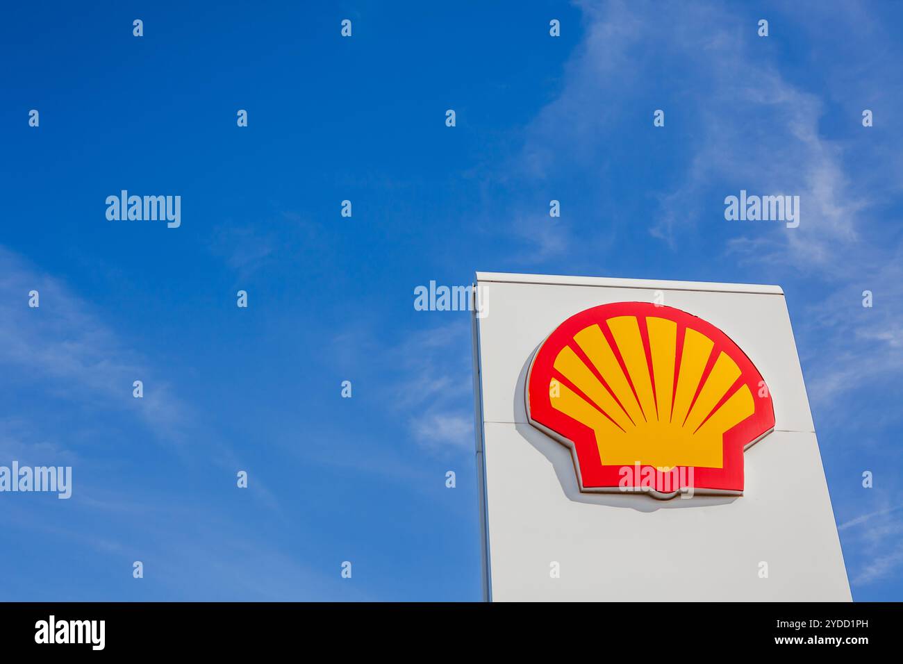 Logo de la société Shell sur sa station-service Banque D'Images