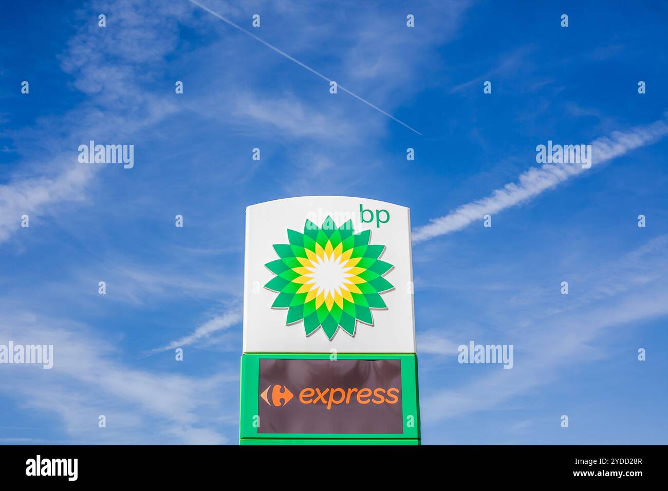 Logo BP sur sa station-service Banque D'Images