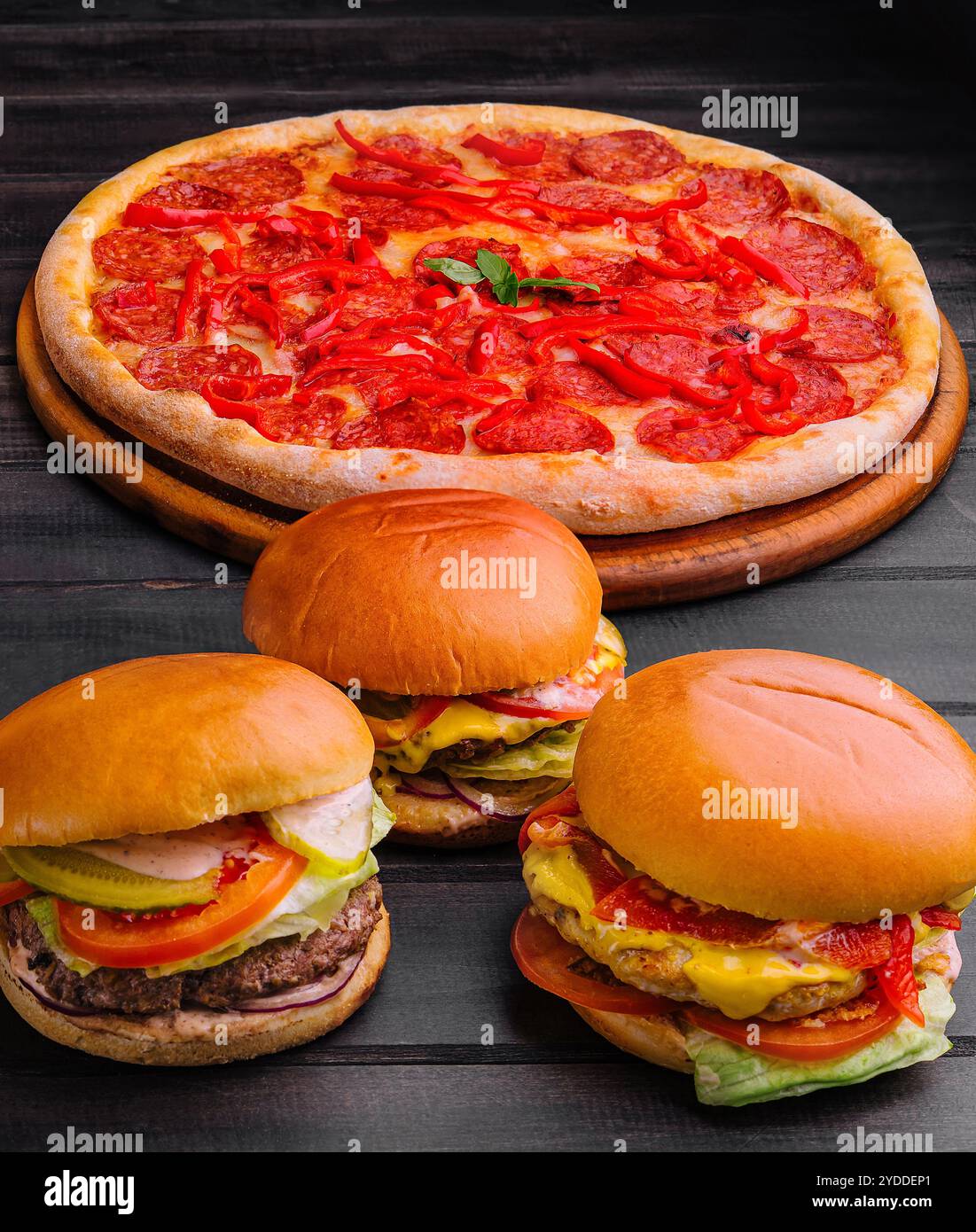 Table ou scène d'aliments de livraison de plats à emporter assortis Banque D'Images
