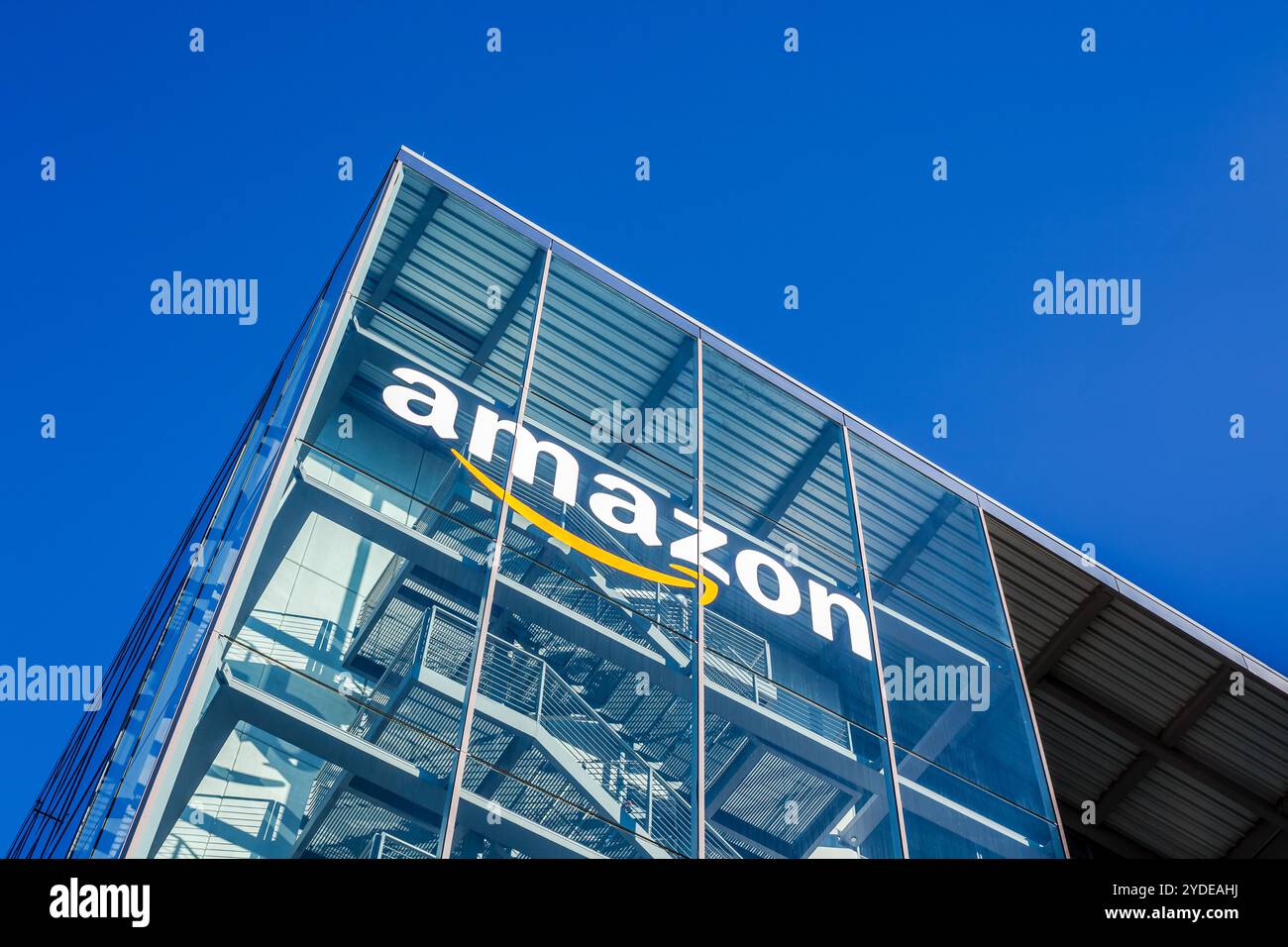 Logo Amazon à l'immeuble de bureaux, Munich Allemagne Banque D'Images
