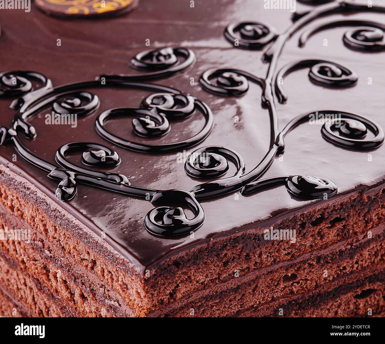 Gâteau avec garniture chocolat gros plan Banque D'Images