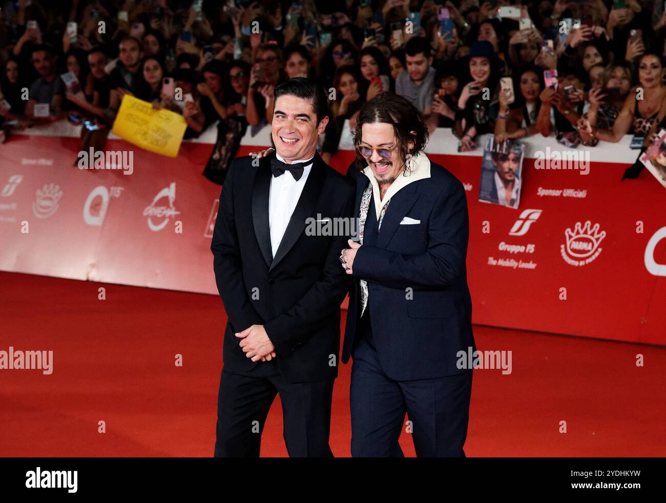 Rome, Italie. 26 octobre 2024. L'acteur et réalisateur AMÉRICAIN Johnny Depp et l'acteur italien Riccardo Scamarcio assistent au tapis rouge du film ''Modi - trois jours sur l'aile de la folie'' lors du 19e Festival international du film de Rome à Rome, Italie, le 26 octobre 2024. (Photo de Massimo Valicchia/NurPhoto) crédit : NurPhoto SRL/Alamy Live News Banque D'Images