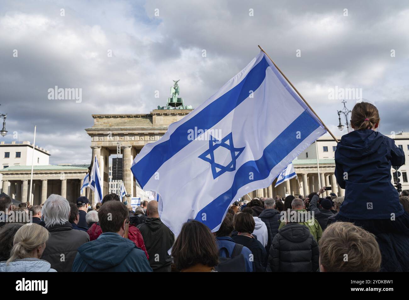 22.10.2023, Berlin, Allemagne, Europe, plusieurs milliers de participants expriment leur solidarité et leur sympathie et participent à une solidarité pro-israélienne ral Banque D'Images