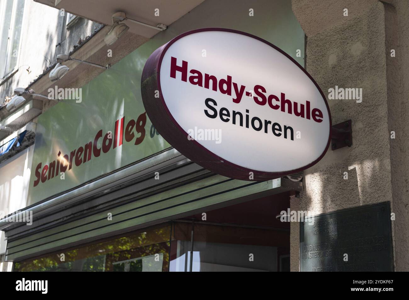 16.06.2019, Vienne, Autriche, Europe, signe à une installation pour l'école de téléphonie mobile et des cours d'informatique pour les personnes âgées, Europe Banque D'Images