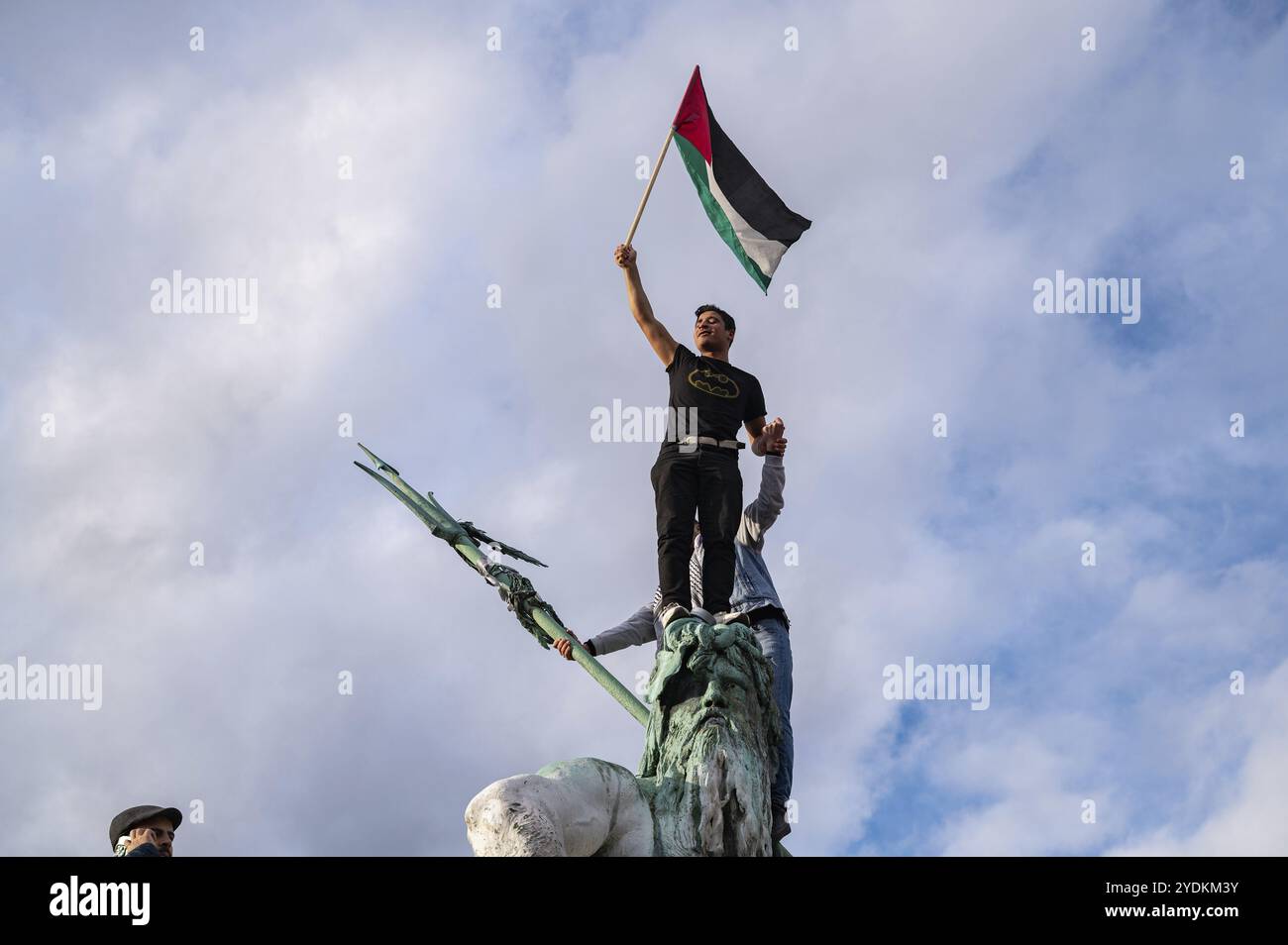 04.11.2023, Berlin, Allemagne, Europe, plus de 8000 participants manifestent leur solidarité et prennent part à une manifestation pour la Palestine et contre Israël Banque D'Images