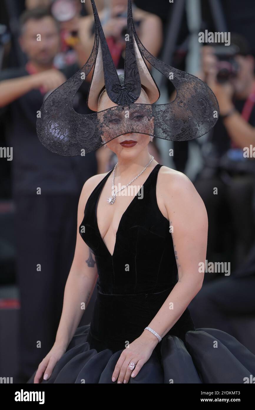 Lady Gaga assiste au tapis rouge 'Joker:folie à deux' lors du 81ème Festival International du film de Venise au Palazzo del Cinema le 4 septembre 2024. Banque D'Images