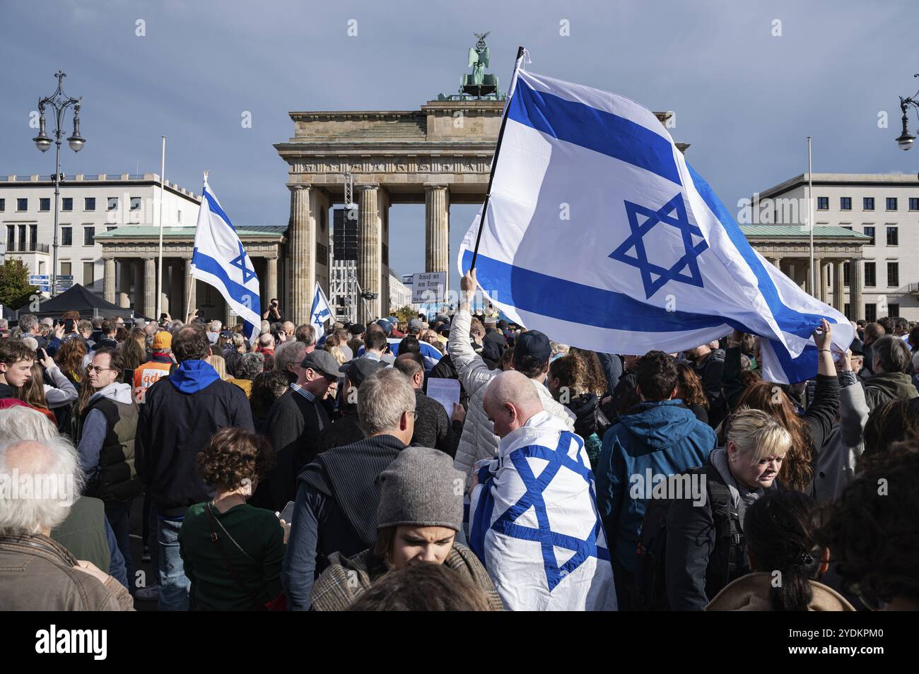 22.10.2023, Berlin, Allemagne, Europe, plusieurs milliers de participants expriment leur solidarité et leur sympathie et participent à une solidarité pro-israélienne ral Banque D'Images