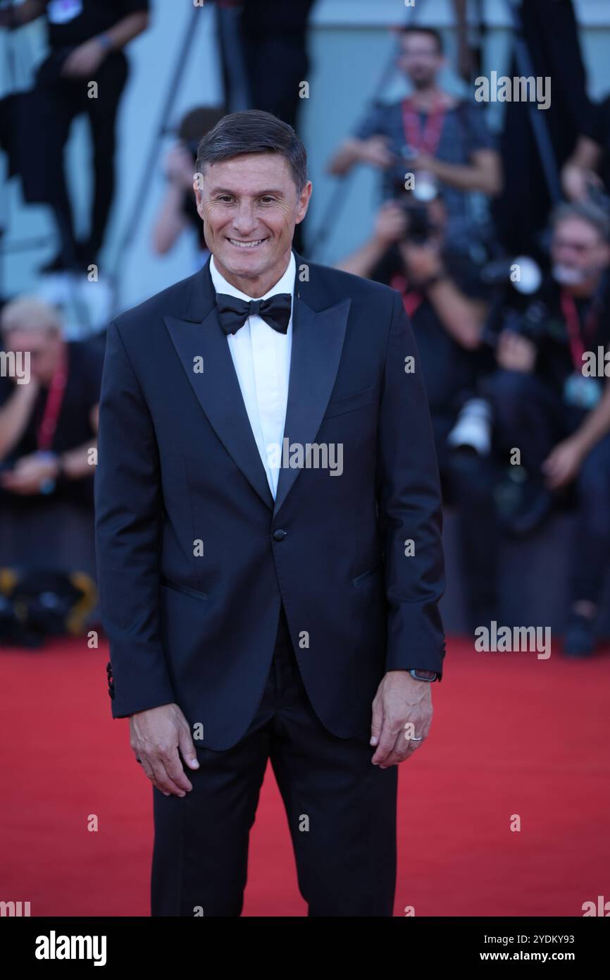 Javier Zanetti assiste au tapis rouge 'Kjaerlighet' lors du 81ème Festival International du film de Venise au Palazzo del Cinema à Venise le 6 septembre 2024. Banque D'Images