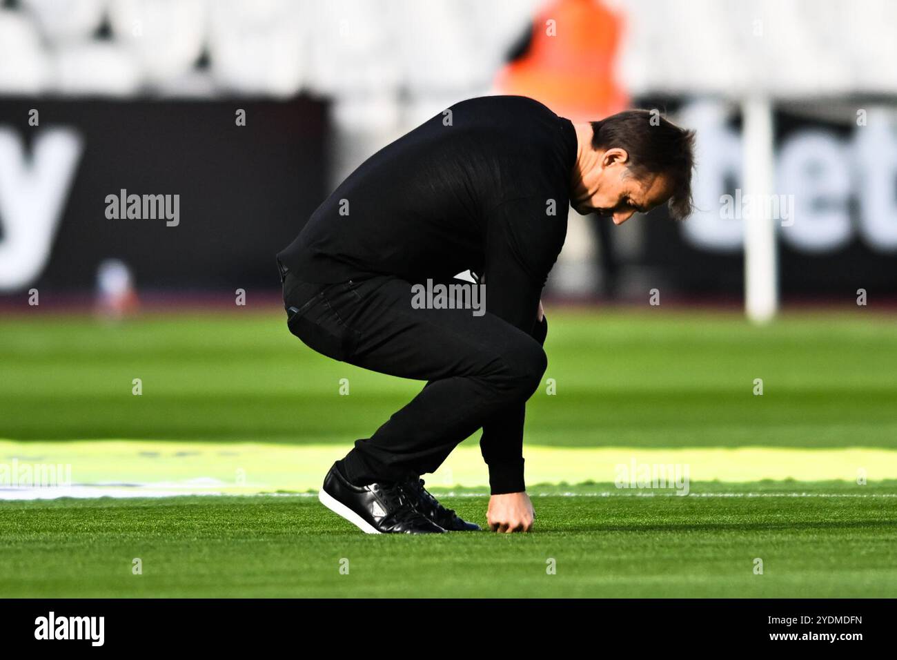 Le manager Julen Lopetegu ( Manager West Ham) se sent bien avant le match de premier League entre West Ham United et Manchester United au London Stadium de Stratford le dimanche 27 octobre 2024. (Photo : Kevin Hodgson | mi News) crédit : MI News & Sport /Alamy Live News Banque D'Images