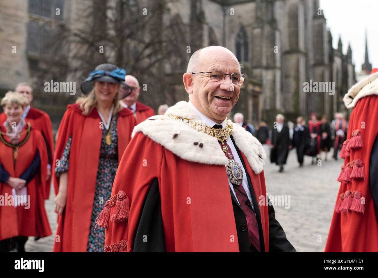 Édimbourg Écosse, Royaume-Uni 27 octobre 2024. Le Lord Provost Robert Aldridge participe à la procession de la cathédrale Saint-Giles aux chambres de la ville après le Service académique. crédit sst/alamy live news Banque D'Images