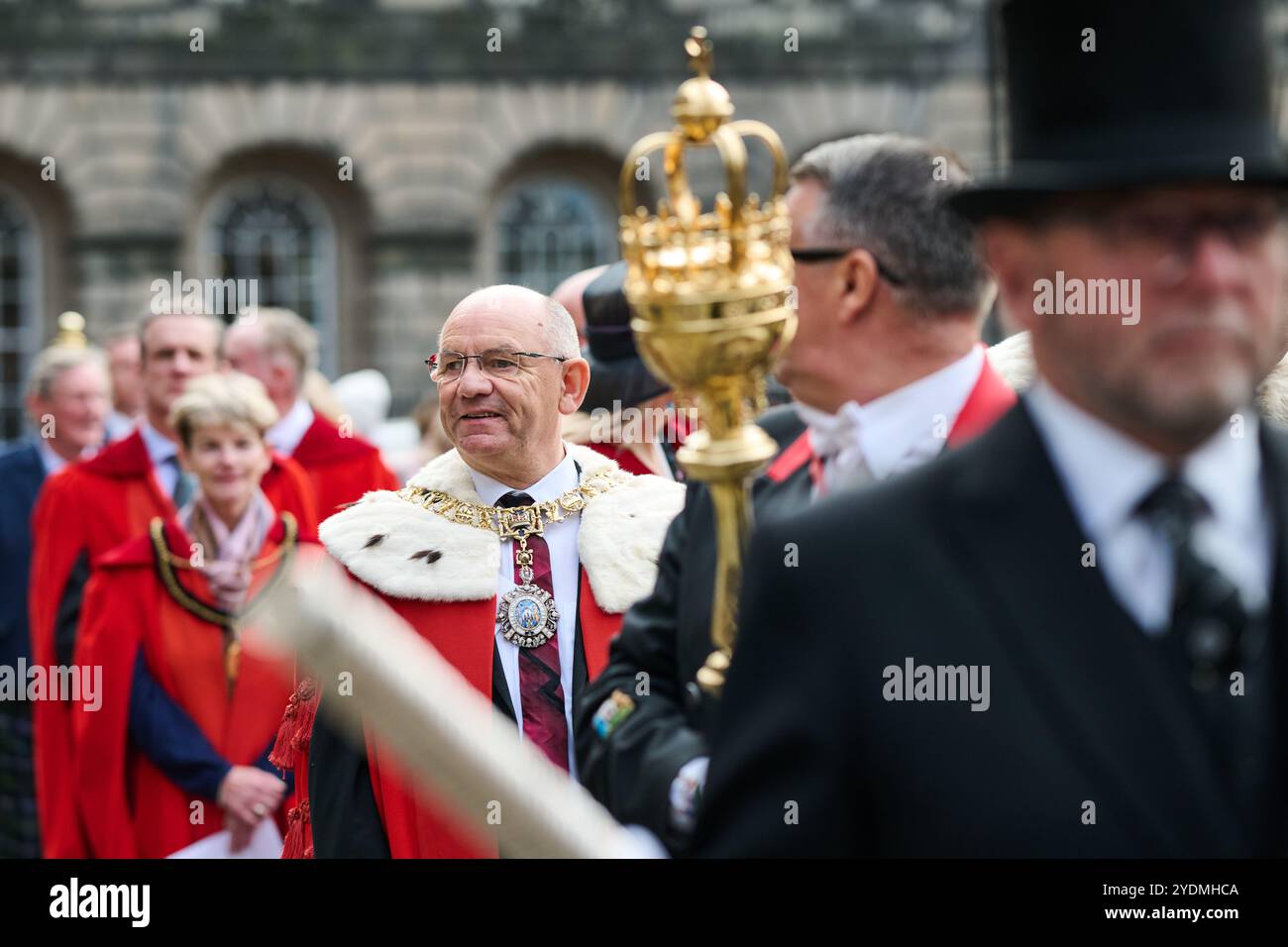 Édimbourg Écosse, Royaume-Uni 27 octobre 2024. Le Lord Provost Robert Aldridge participe à la procession de la cathédrale Saint-Giles aux chambres de la ville après le Service académique. crédit sst/alamy live news Banque D'Images