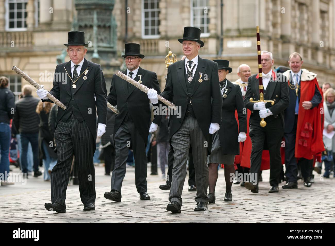 Édimbourg Écosse, Royaume-Uni 27 octobre 2024. Procession de la cathédrale St Giles aux chambres de la ville suivant le Service académique. sst/alamy live news Banque D'Images