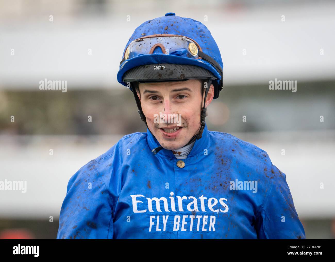 Cover Up remporte le prix Join Century Racing Club Today handicap pour John & Thady Gosden et le jockey William Buick à l’hippodrome de Doncaster le 26 octobre 2024 Banque D'Images