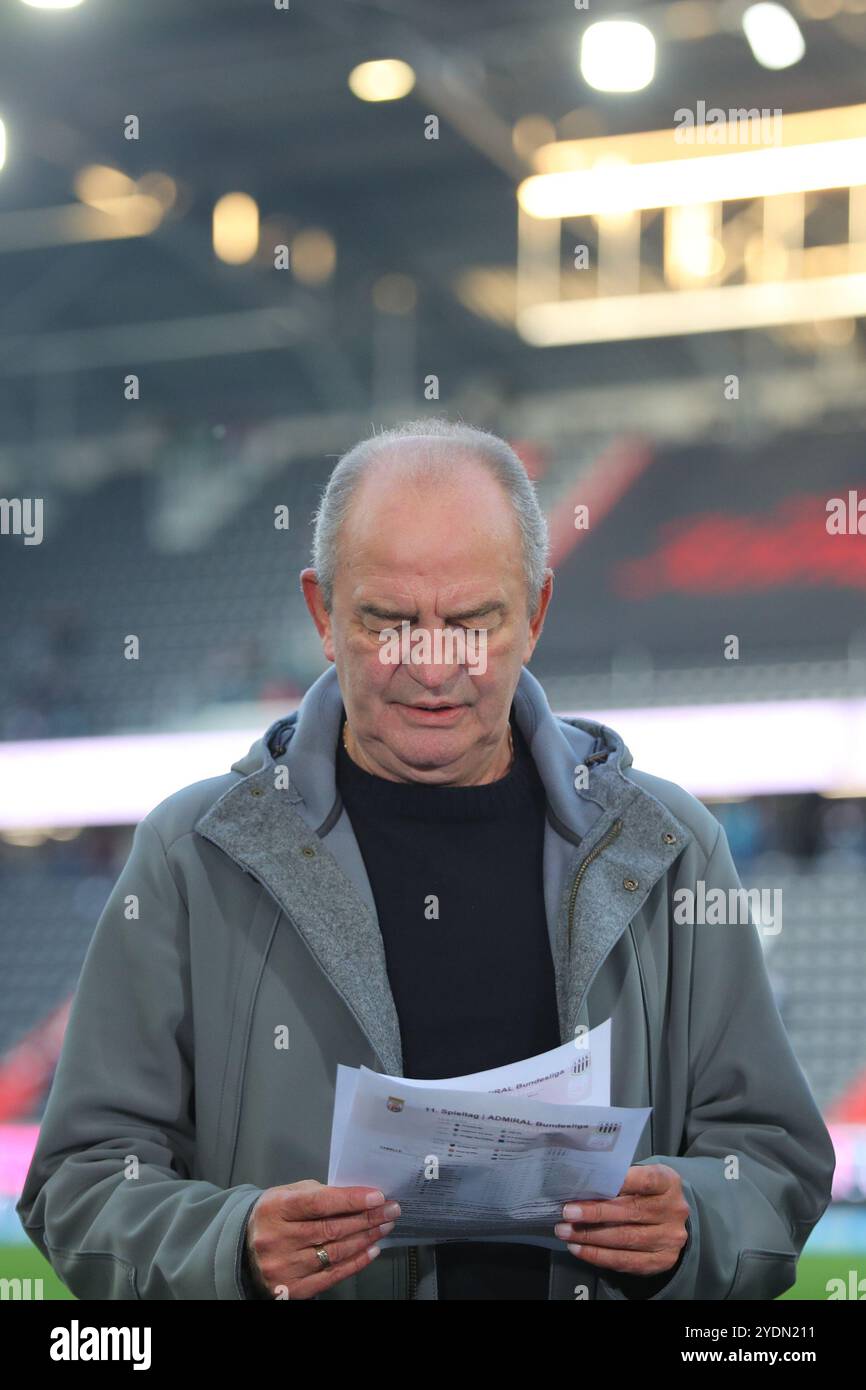 Linz, Autriche. 27 octobre 2024. LINZ, AUTRICHE - OCTOBRE 27 : Herbert Prohaska, expert de la télévision et ancien footballeur autrichien, lors du match de l'Admiral Bundesliga entre le LASK et le SK Sturm Graz au Raiffeisen Arena le 27 octobre 2024 à Linz, Autriche .241027_SEPA_07_007 - 20241027_PD6420 crédit : APA-PictureDesk/Alamy Live News Banque D'Images