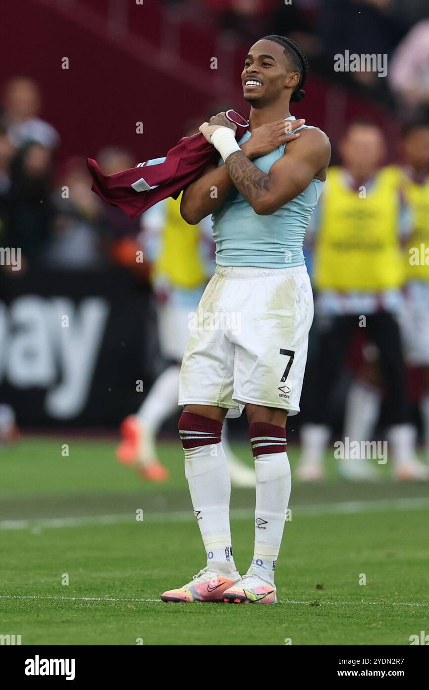 Londres, Royaume-Uni. 27 octobre 2024. Crysencio Summerville de West Ham United célèbre après avoir marqué le but d'ouverture lors du match de premier League au London Stadium, à Londres. Le crédit photo devrait se lire : Paul Terry/Sportimage crédit : Sportimage Ltd/Alamy Live News Banque D'Images