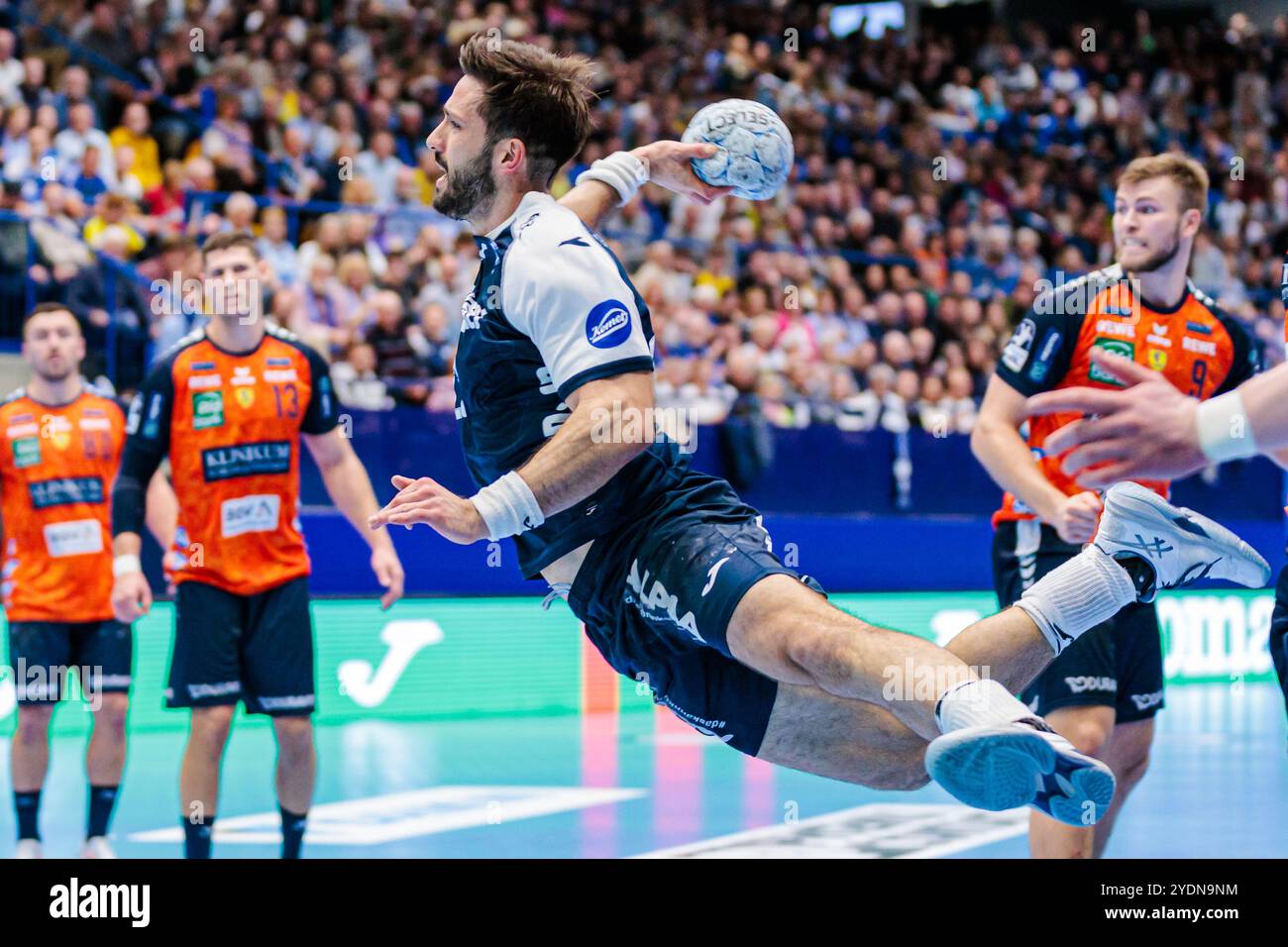 Tim Suton (TBV Lemgo Lippe, #23) im Torwurf GER, TBV Lemgo Lippe v. Rhein-Neckar Loewen, Handball, 1. Bundesliga, 8. Spieltag, Spielzeit 2024/2025, 27.10.2024 Foto : Eibner-Pressefoto/Jan Rollinger Banque D'Images