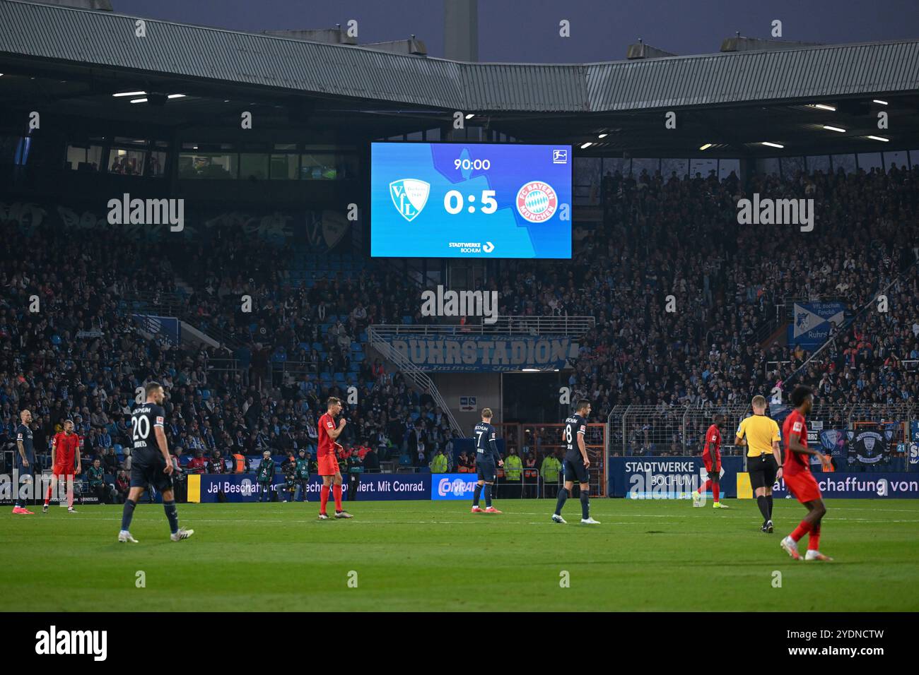 27.10.2024, Fussball, Bundesliga, 8.Spieltag saison 2024/2025, VfL Bochum - FC Bayern München, Anzeigentafel Endstand. Foto : Teresa Kroeger/RHR-FOTO Banque D'Images