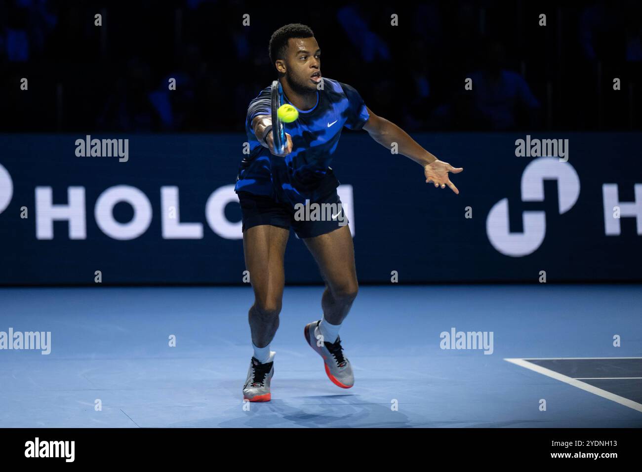 Jakobshalle, Bâle, Suisse. 27 octobre 2024. ATP 500 Swiss Indoors Basel Tennis, jour 7 ; Giovanni Mpetshi Perricard (FRA) en action contre Ben Shelton (USA) dans le crédit final : action plus Sports/Alamy Live News Banque D'Images