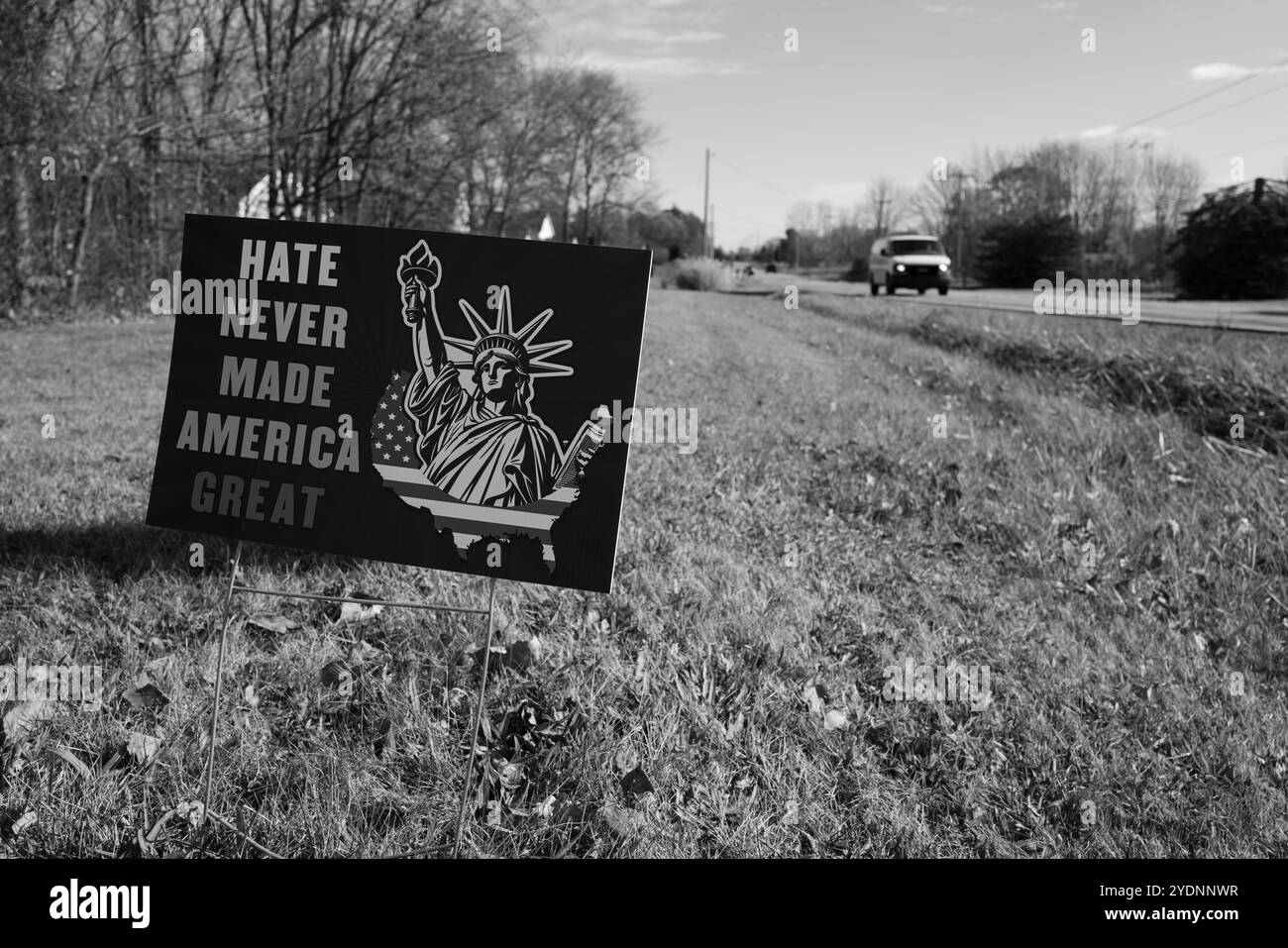 La signalisation routière indiquant la haine n'a jamais rendu l'Amérique géniale Banque D'Images