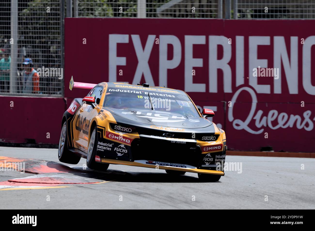 Gold Coast, Australie, 27 octobre 2024. Mark Winterbottom au volant de DEWALT Racing Chevrolet Camaro lors du Boost Mobile Gold Coast 500 Queensland 2024 à Surfers Paradise, le 27 octobre 2024 à Gold Coast, Queensland Australie. Crédit : Ivan Glavas/Speed Media/Alamy Live News Banque D'Images