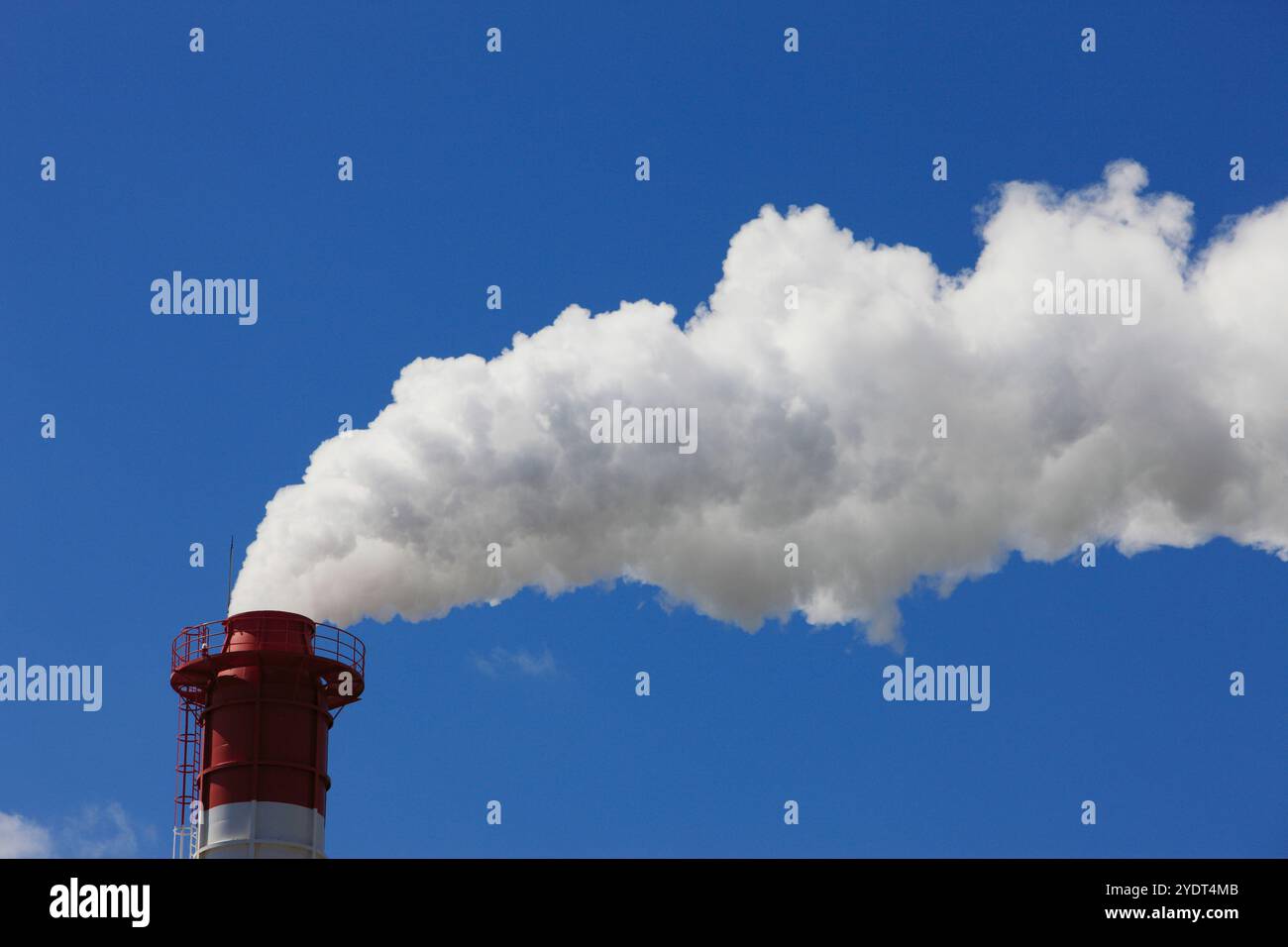 La fumée de cheminée Banque D'Images
