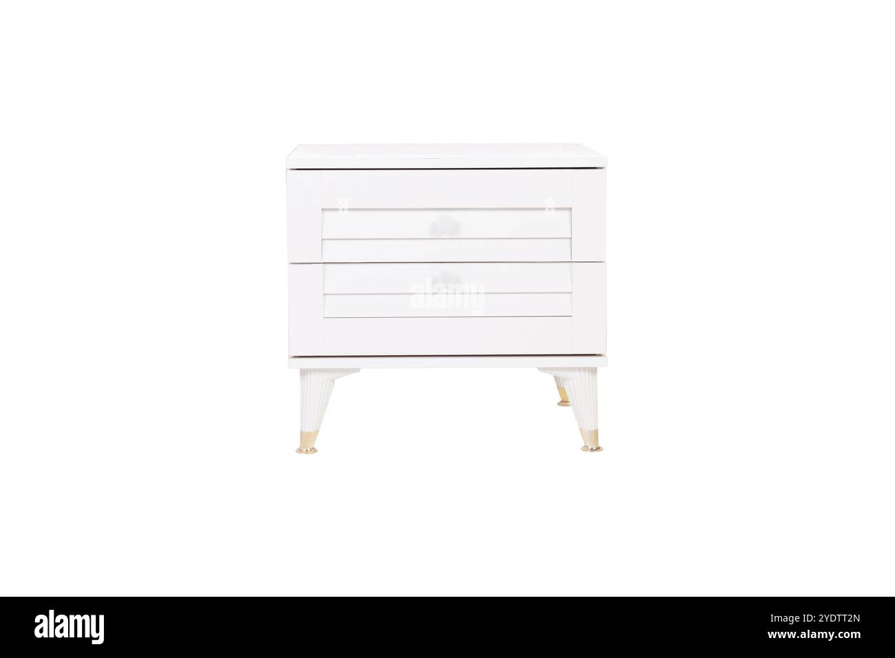 Table de nuit moderne blanche et en bois avec deux tiroirs et accents en laiton - meuble de chambre élégant Banque D'Images