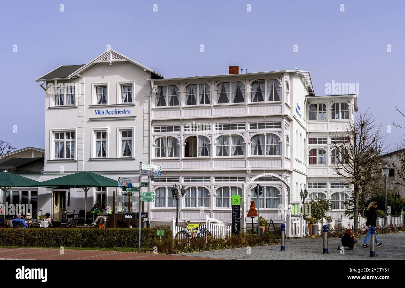 Ancienne villa thermale dans le centre ville de Binz, Ruegen, Mecklenburg-Vorpommern, Allemagne, Europe Banque D'Images