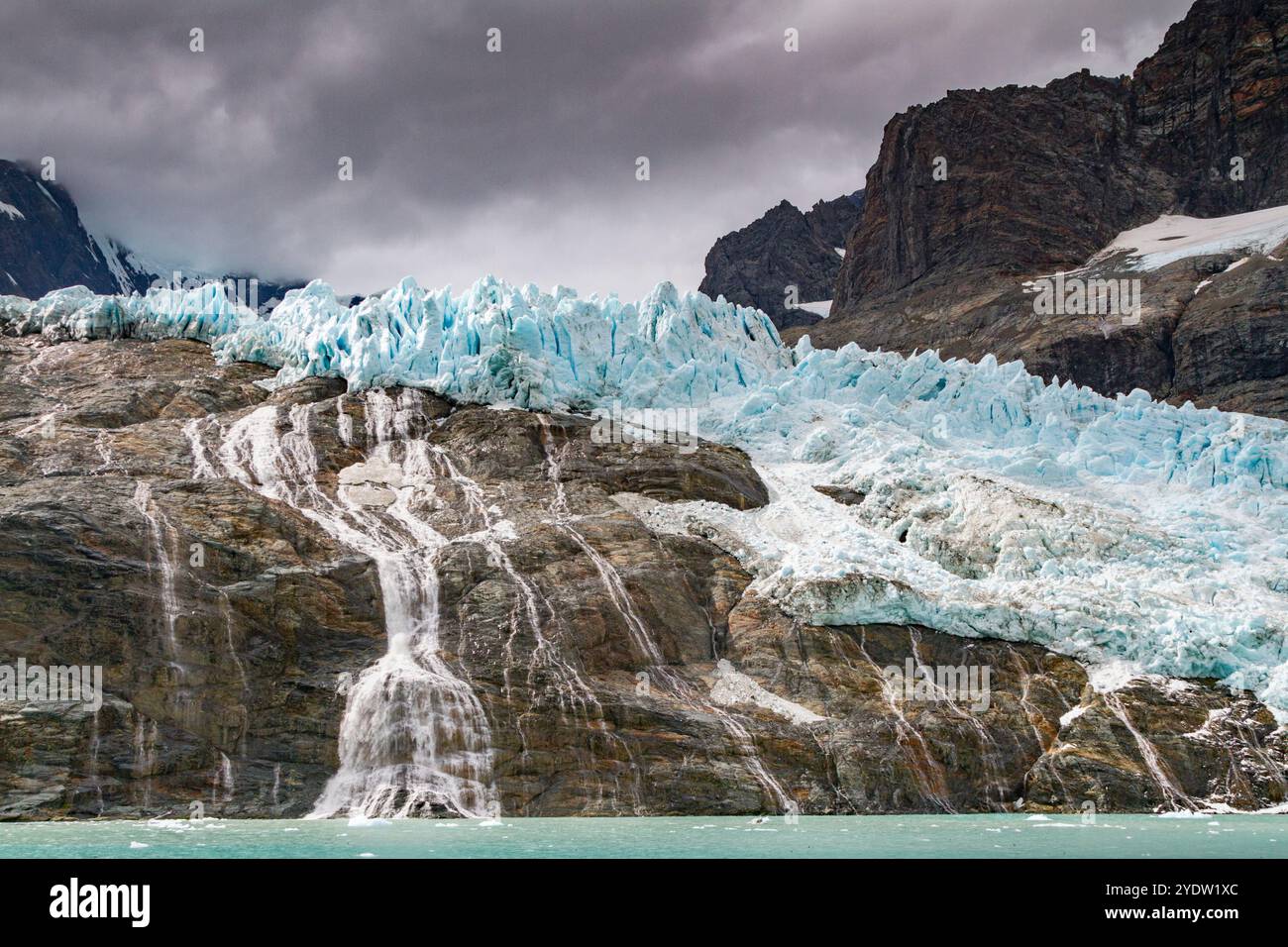 Vues sur les glaciers et les montagnes du fjord Drygalski sur le côté sud-est de la Géorgie du Sud, Océan Austral, régions polaires Banque D'Images