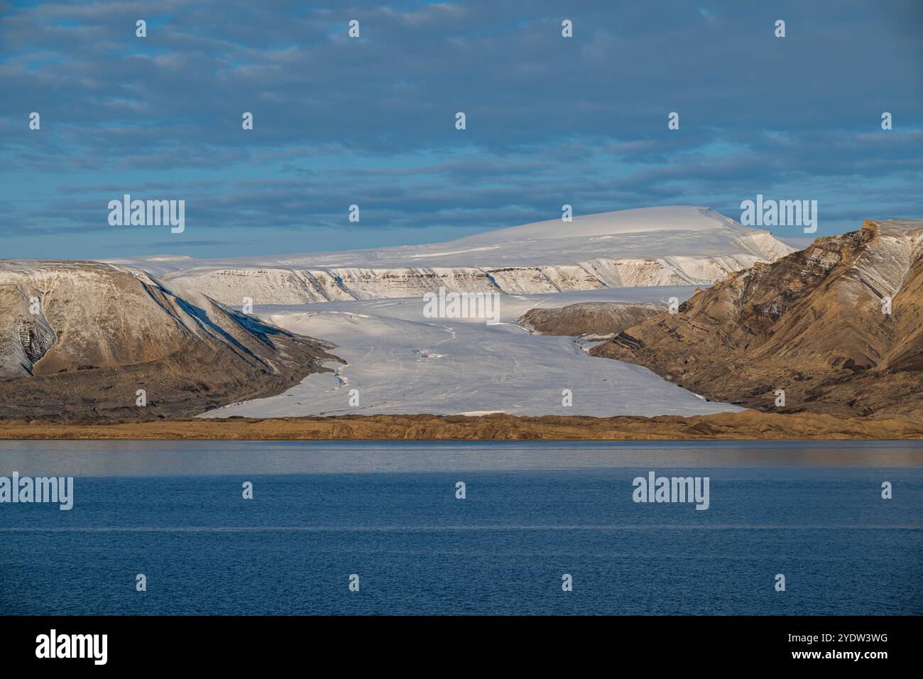 Paysage montagneux, île Axel Heiberg, Nunavut, Arctique canadien, Canada, Amérique du Nord Banque D'Images