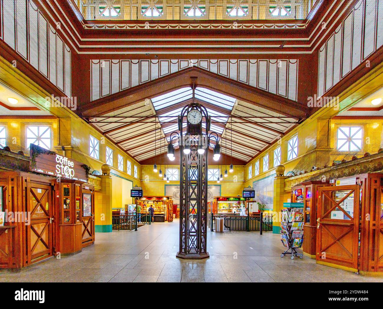 La Wittenbergplatz historique et bien conservé 1913 Art Nouveau U-Bahn (métro) station dans le centre de Berlin, Allemagne, Europe Banque D'Images