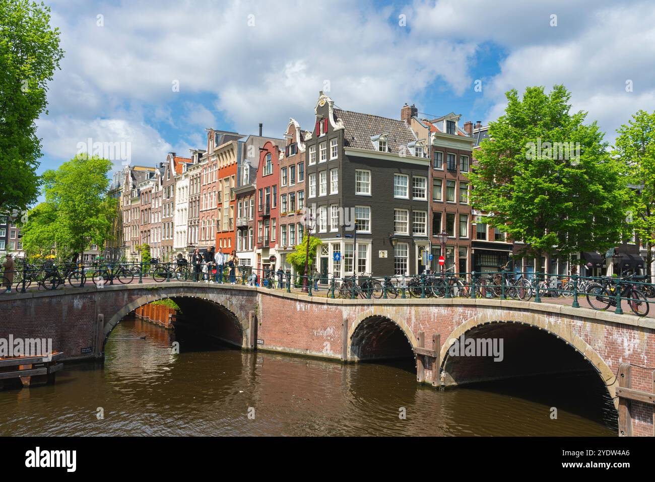 Ponts à l'intersection des canaux Leliegracht et Keizersgracht, Amsterdam, pays-Bas, Europe Banque D'Images