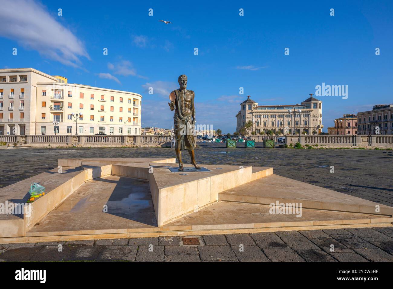 Statue d'Archimède, Ortigia, Syracuse, Sicile, Italie, Méditerranée, Europe Banque D'Images
