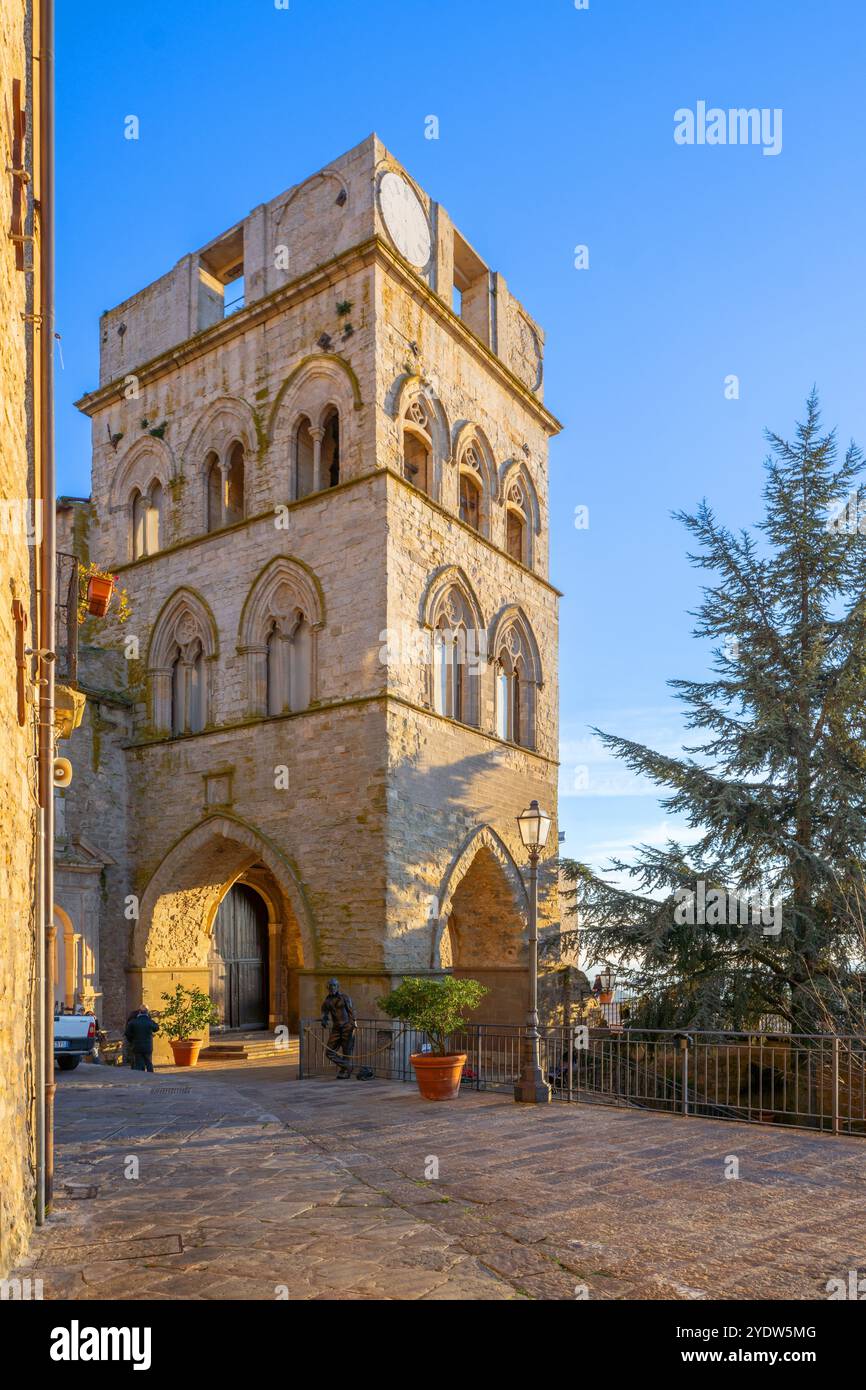 Clocher, église mère, Gangi, Palerme, Sicile, Italie, Méditerranée, Europe Banque D'Images
