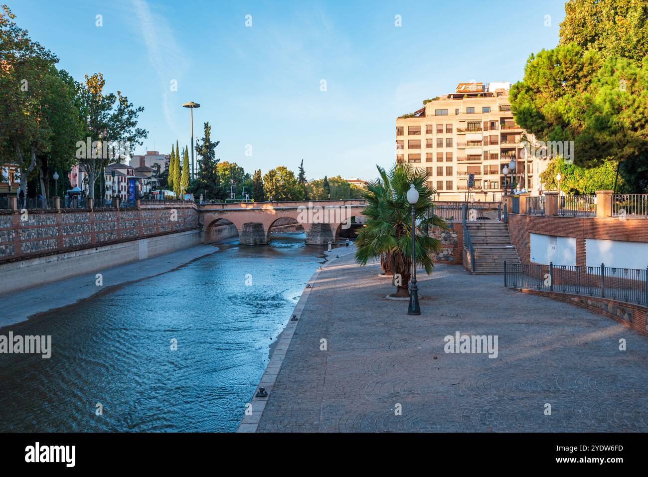 Puente Romano sur la rivière Genil à Fuentes de Grenade, Grenade, Andalousie, Espagne, Europe Banque D'Images