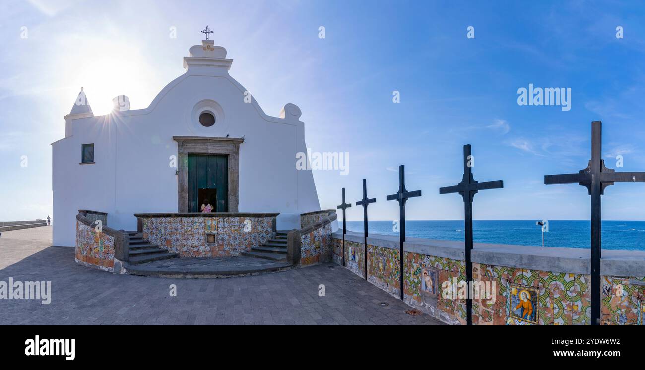 Vue de l'église Chiesa del Soccorso, Forio, île d'Ischia, Campanie, Italie, Europe Banque D'Images