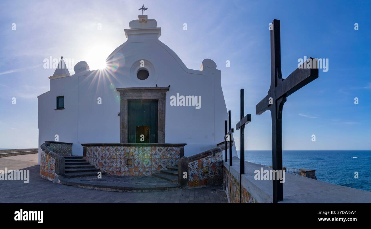 Vue de l'église Chiesa del Soccorso, Forio, île d'Ischia, Campanie, Italie, Europe Banque D'Images