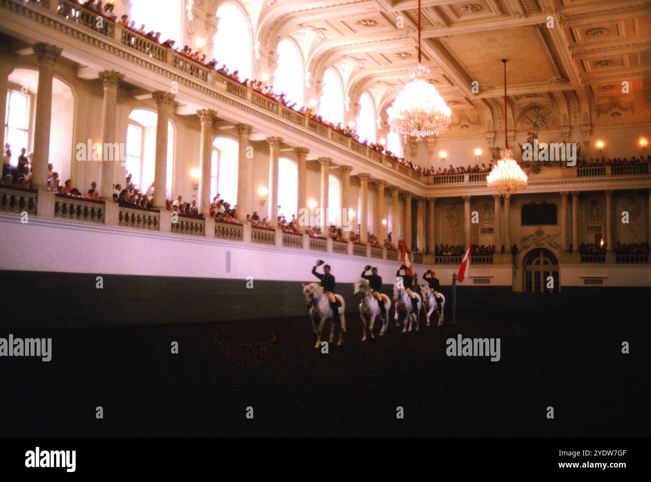 Formation de chevaux et cavaliers à l'école espagnole d'équitation à Vienne, Autriche. Banque D'Images