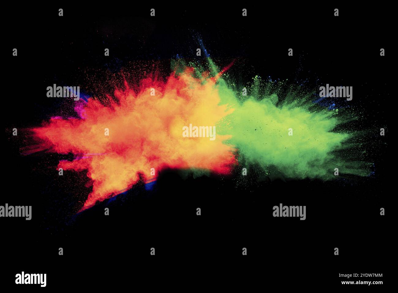 Explosion de poudre de couleur abstraite sur fond noir. Geler le mouvement des éclaboussures de poussière. Holi peint en festival Banque D'Images