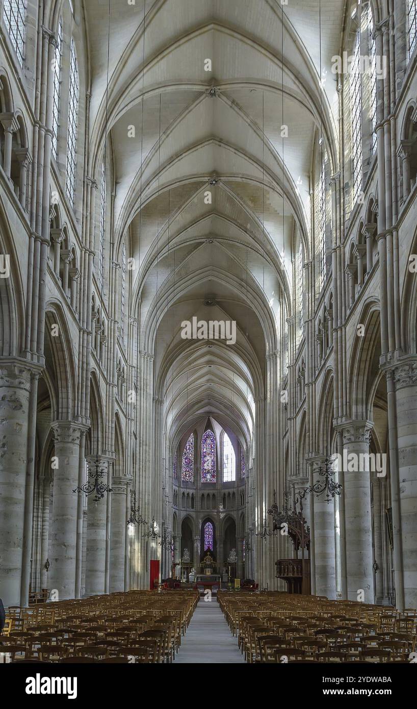 La basilique cathédrale de Soissons est une cathédrale gothique située à Soissons, en France. Intérieur Banque D'Images