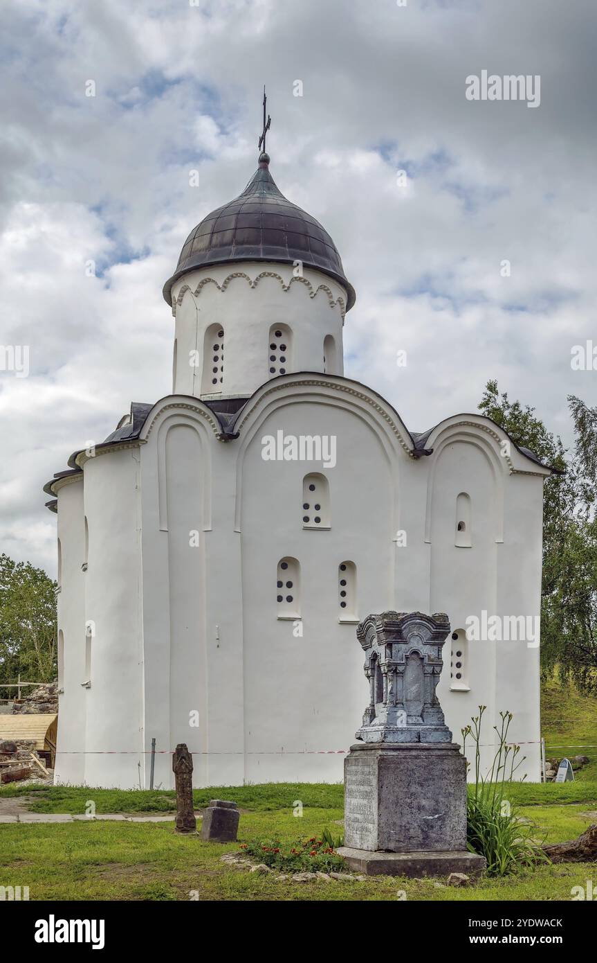 L'église George de Staraya Ladoga, district de Volkhovsky, oblast de Leningrad, Russie est l'une des plus anciennes églises de Russie, datant du second hal Banque D'Images