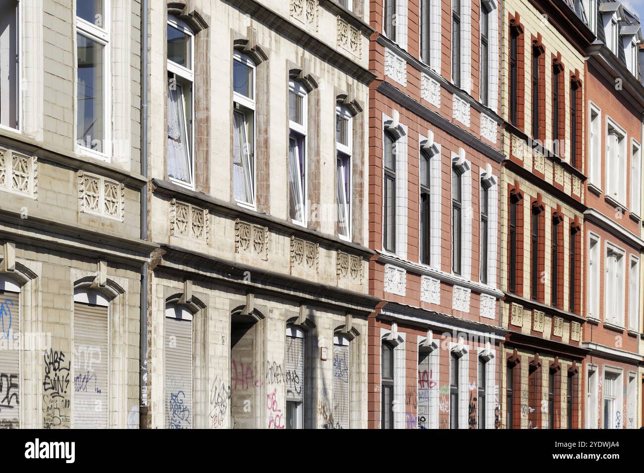 Façades de maisons de style wilhelminien de la fin du XIXe siècle à Cologne Ehrenfeld Banque D'Images