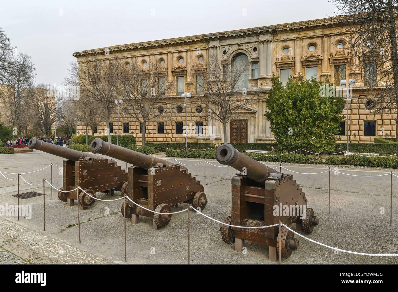 Palais de Charles V est un bâtiment Renaissance à Grenade, situé sur le sommet de la colline de l'Assabica, à l'intérieur de la fortification nasride de l'Alham Banque D'Images