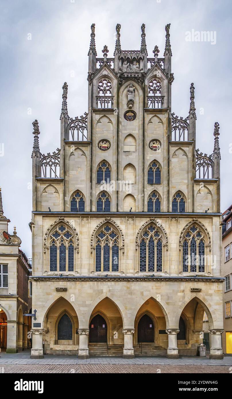 Hôtel de ville historique de Munster est l'un des monuments architecturaux les plus importants du centre historique de Munster et son symbole, l'Allemagne, l'Euro Banque D'Images