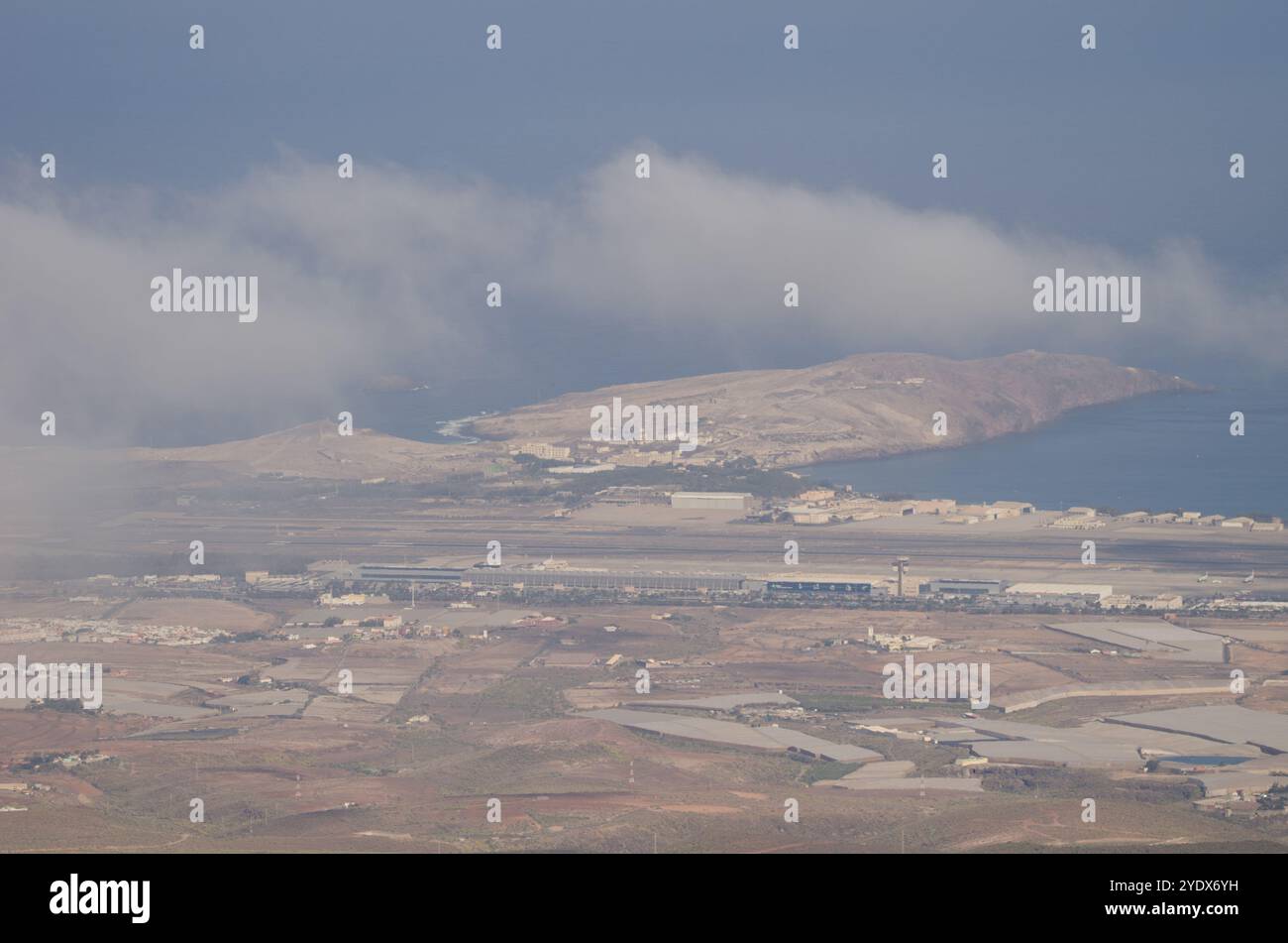 La péninsule de Gando et l'aéroport de Gran Canaria au premier plan. Gran Canaria. Îles Canaries. Espagne. Banque D'Images