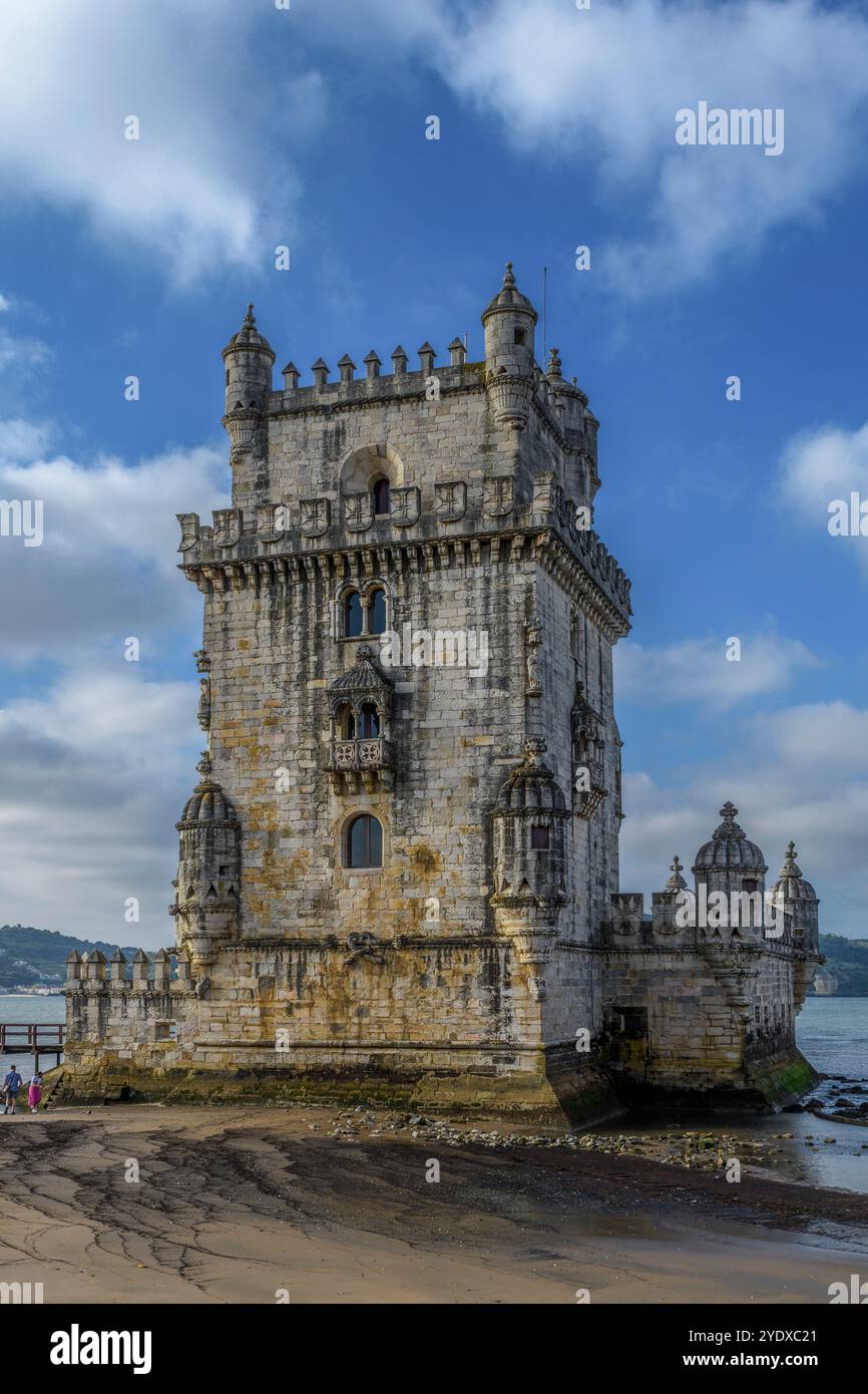 Vue extérieure de la façade de la Tour de Belém, XVIe siècle, style manuélin, ancienne construction militaire, ville de Lisbonne, capitale du Portugal. Banque D'Images