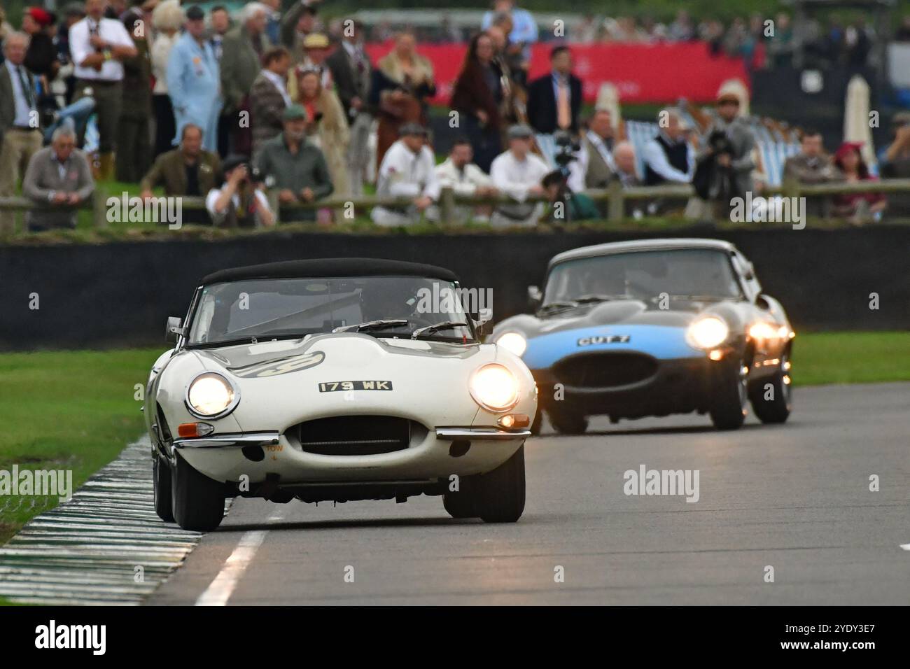 Mike Whitaker, David Gooding, Jaguar E-type, Stirling Moss Memorial Trophy, avec des GT à cockpit fermé qui ont couru avant 1963, une heure, deux Banque D'Images