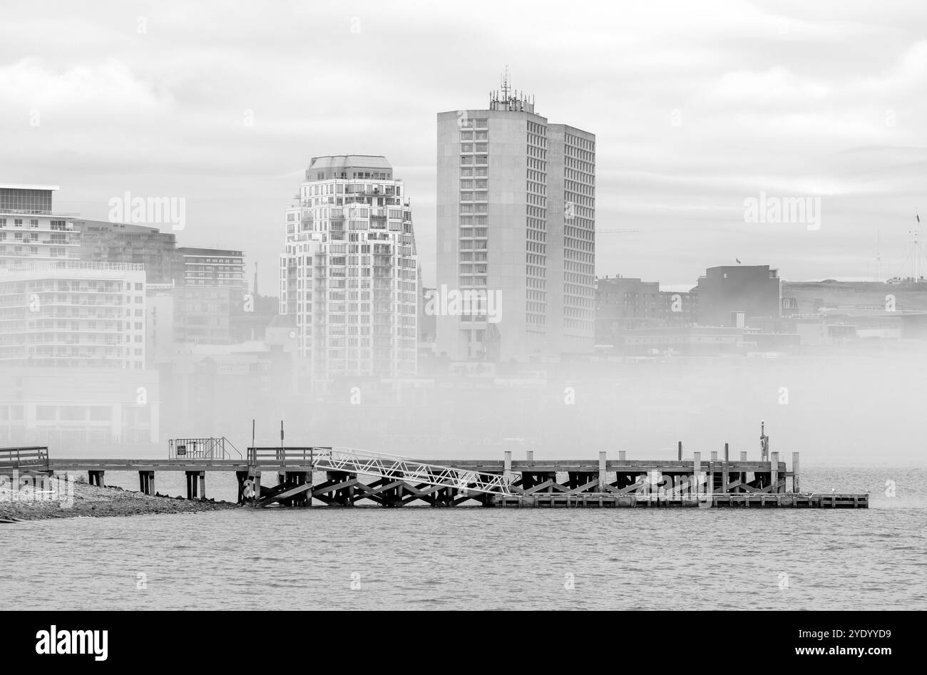 Horizon de Halifax dans le brouillard, Nouvelle-Écosse, Canada Banque D'Images