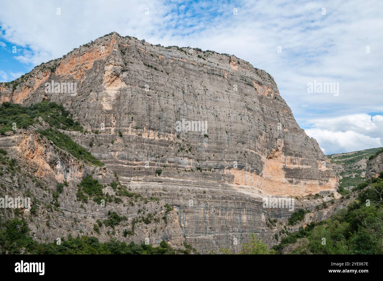 Roca regina, Regina rocher, c'est une falaise et un sommet de 727 mètres d'altitude, route d'escalade, Catalogne, Espagne Banque D'Images